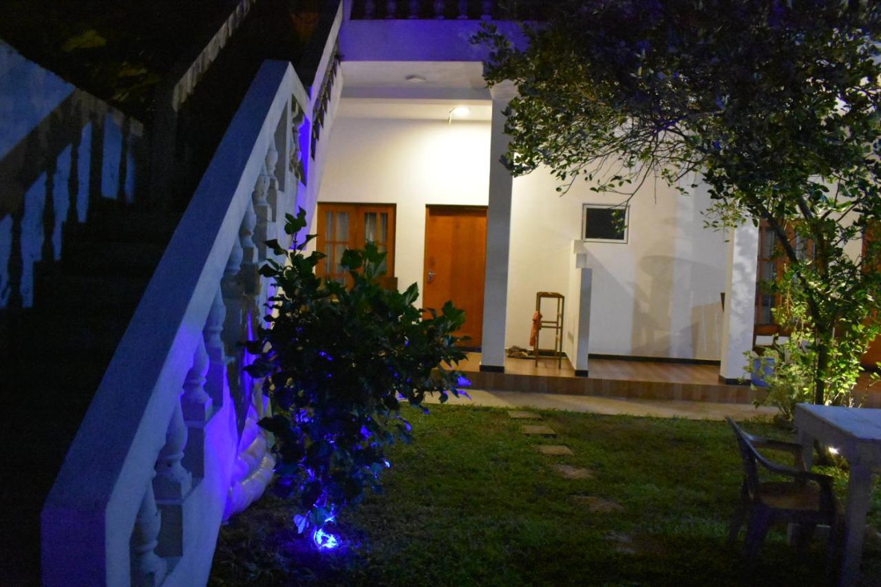 Aroma Guest House Mirissa Kültér fotó